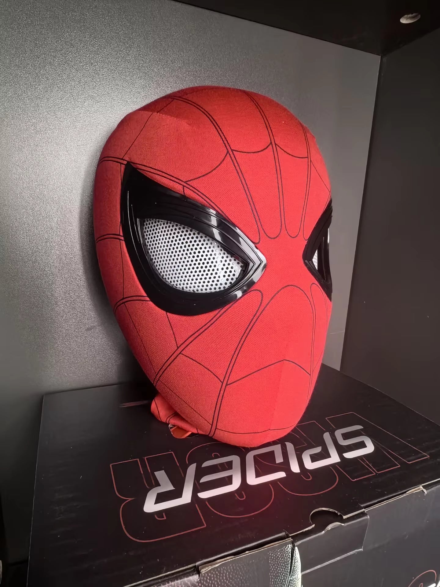 Mascara Spiderman Headgear Mask Cosplay Moving Eyes Electronic Mask Spider Man 1:1 Remote Control Elastic Toys Adults Kids Gift